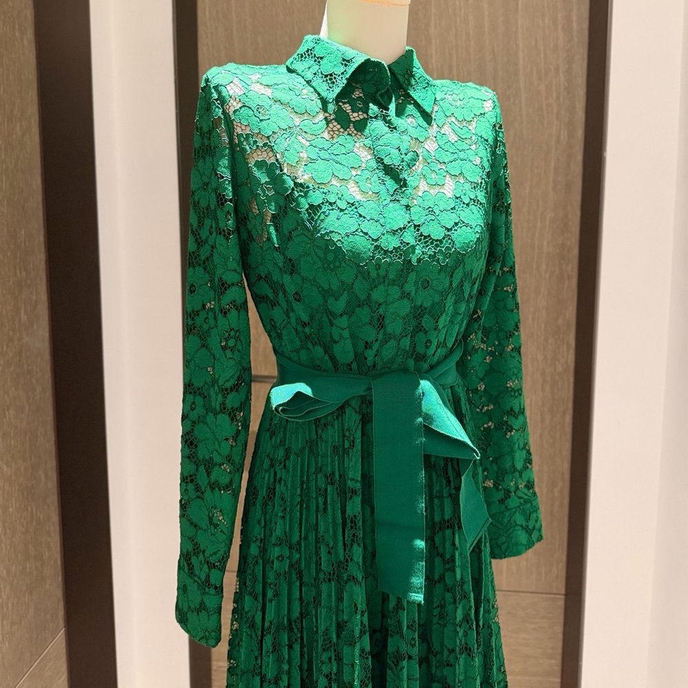 Carolina Herrera Emerald Green Long-Sleeve Lace Shirt Dress - Picture 2 of 16
